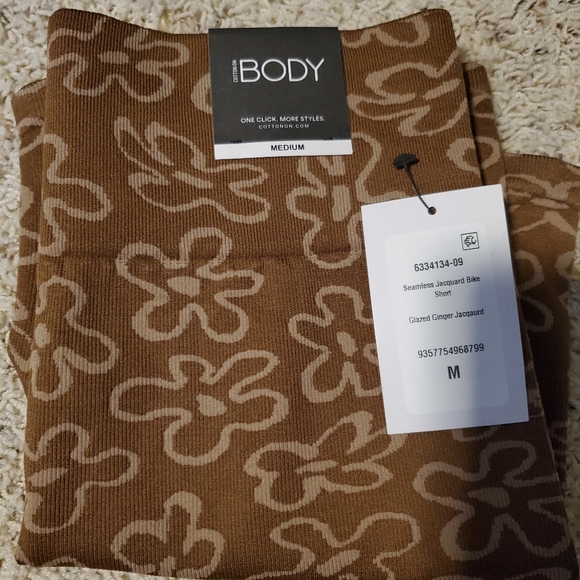 NWT Cotton On Bike Shorts - Size M - Picture 2 of 2